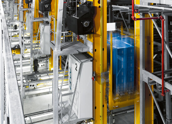 Mehrere Regalbediengeräte in unterschiedlichen Fahrgassen Mehrere Regalbediengeräte in unterschiedlichen Fahrgassen