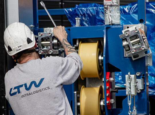 Installation new LTW-stacker crane Installation new LTW-stacker crane